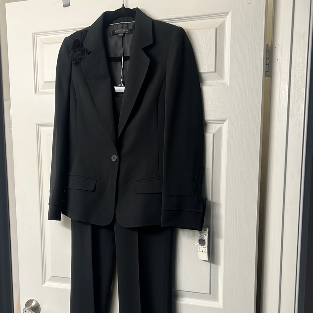 Anne Klein Black Women's Suit Set